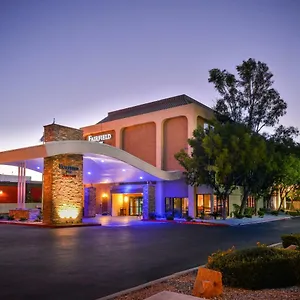 3* מלון Fairfield Convention Center